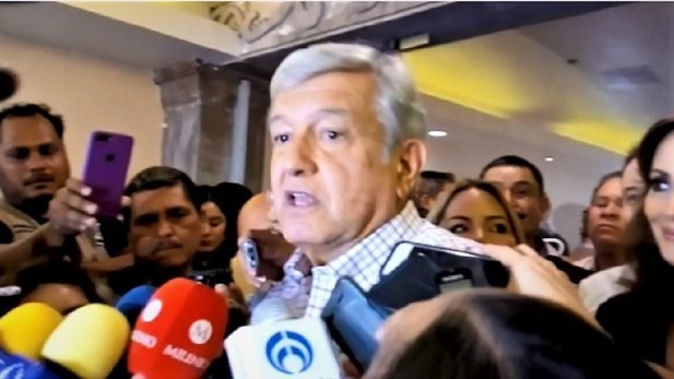 Según AMLO, Peña Nieto o Salinas usan a Carlos Slim para frenarlo