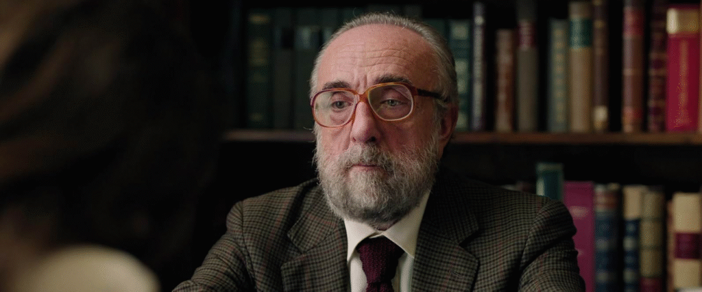 Un profesor es mentor de la joven Parthenope.