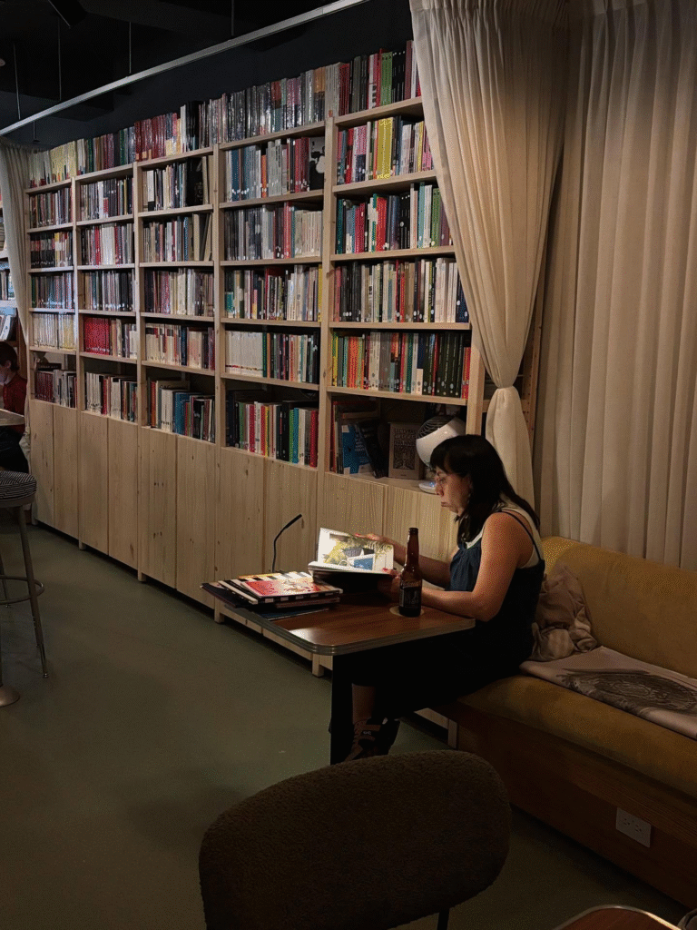 Los lugares para simular lectura abundan y se multiplican en cualquier ciudad.